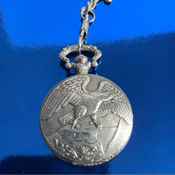 Vintage Acuet Japan Eagle Engraved Pocket Watch - Picture 3 of 10